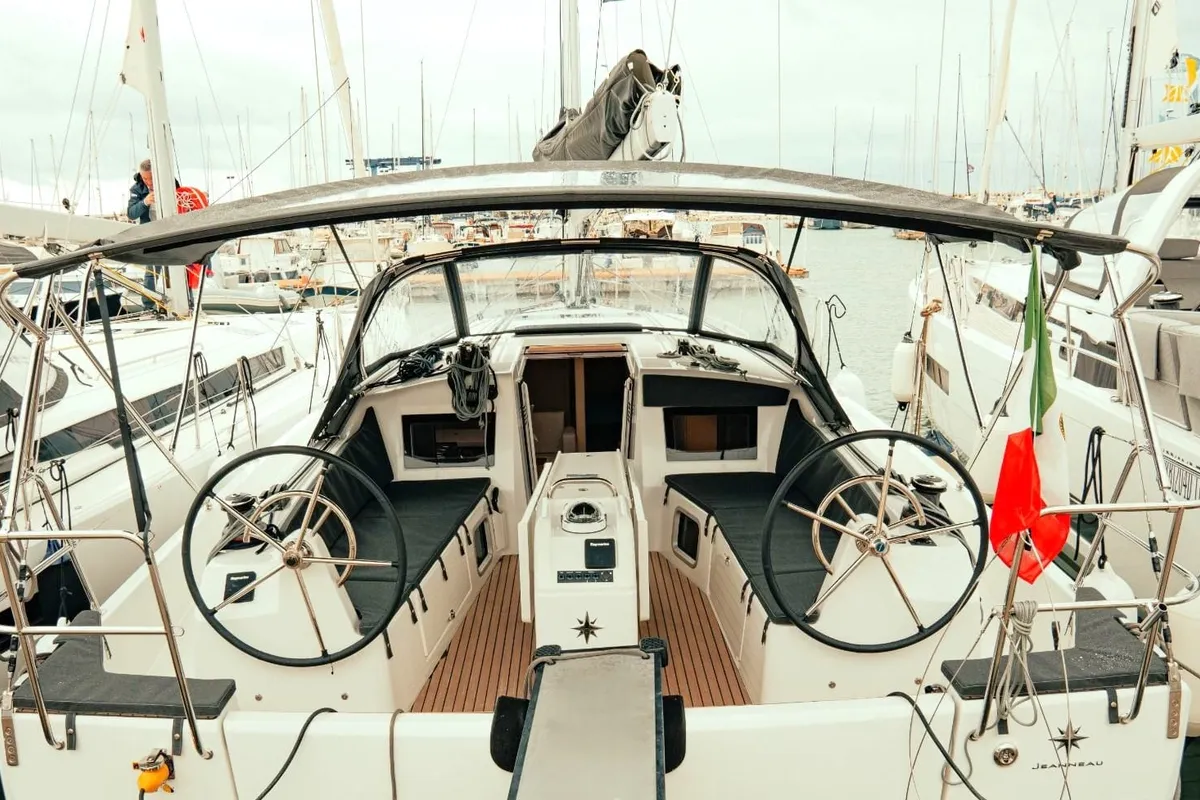 Cockpit of Colibrì, a Jeanneau Sun Odyssey 410 sailboat at Salerno, Italy