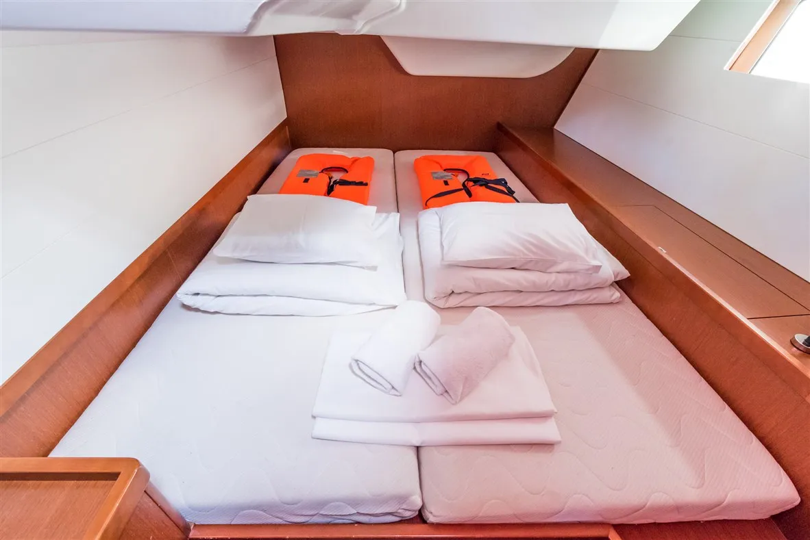 Cabin on Ultra Dubrovnik, a Beneteau Oceanis 48 sailboat at Općina Medulin, Croatia