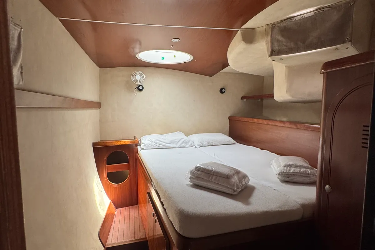 Cabin on Artemis K, a Fountaine Pajot Belize 43 catamaran at Municipal Unit of Lefkada, Greece