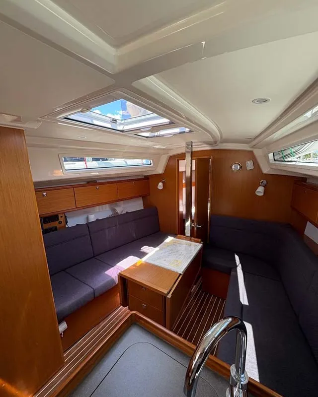 Salon of Fünfland, a Bavaria Cruiser 34 sailboat at Jezera, Croatia