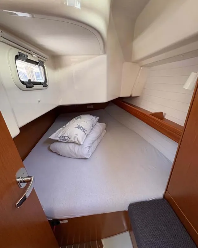 Cabin on Fünfland, a Bavaria Cruiser 34 sailboat at Jezera, Croatia