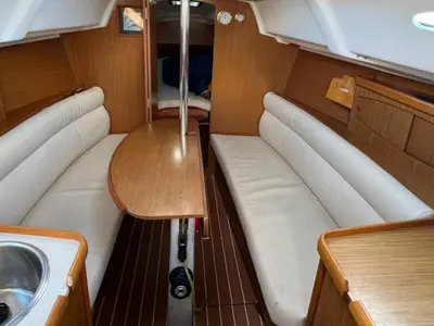 Salon of Cabeche, a Jeanneau Sun Odyssey 29.2 sailboat at Kerners, France