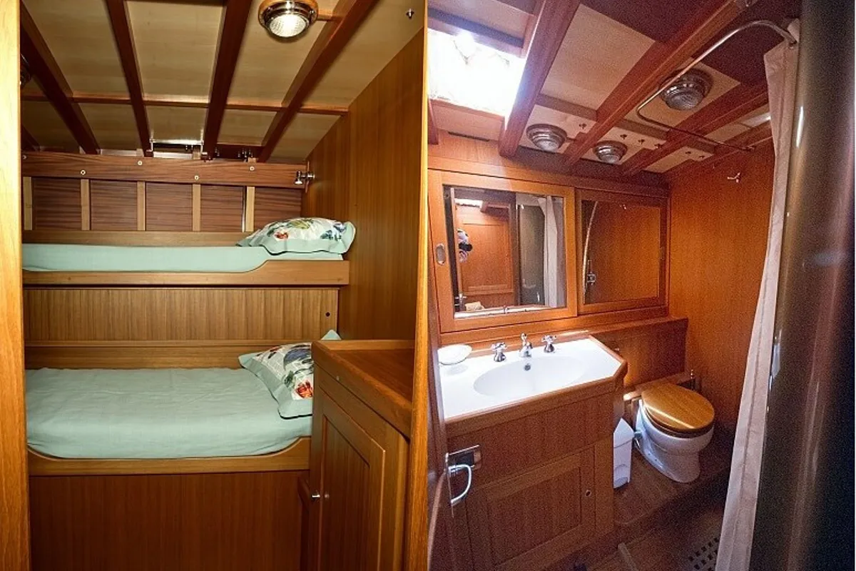 Cabin on Clan II, a Gulet Carlini Sciarelli 62.5 sailboat at Syracuse, Italy