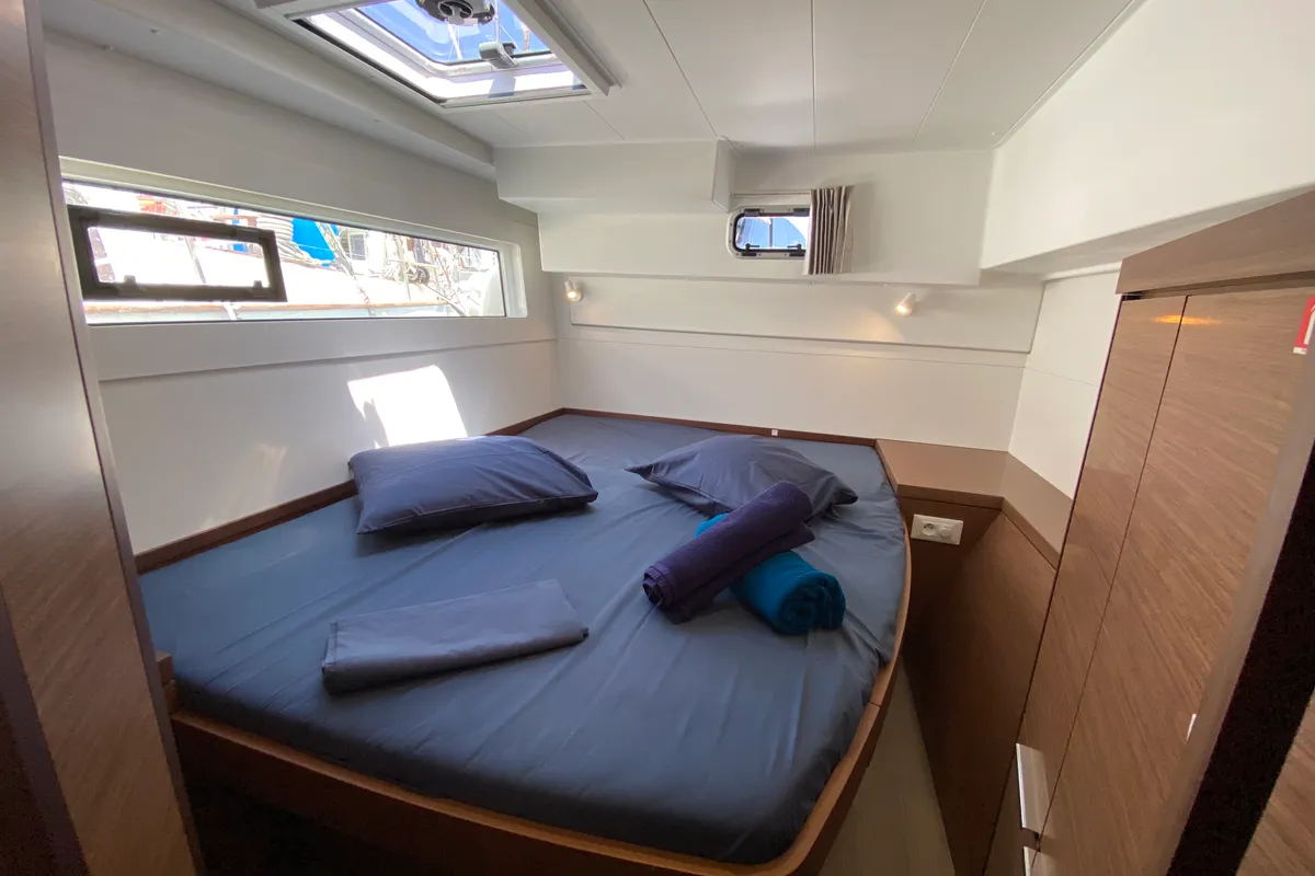 Cabin on Eskimo, a Lagoon 40 catamaran at Ibiza, Spain