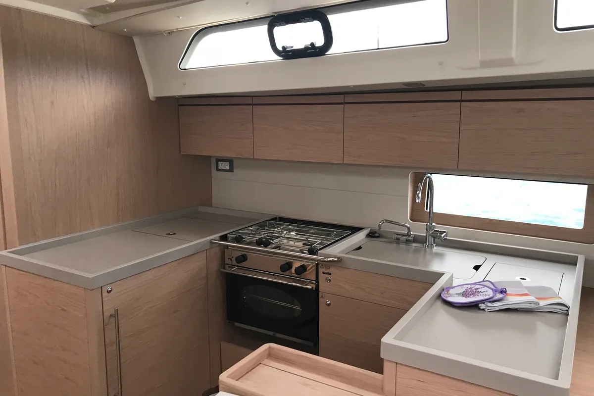 Galley of Gacrux, a Beneteau Oceanis 51.1 sailboat at Rosignano Solvay, Italy