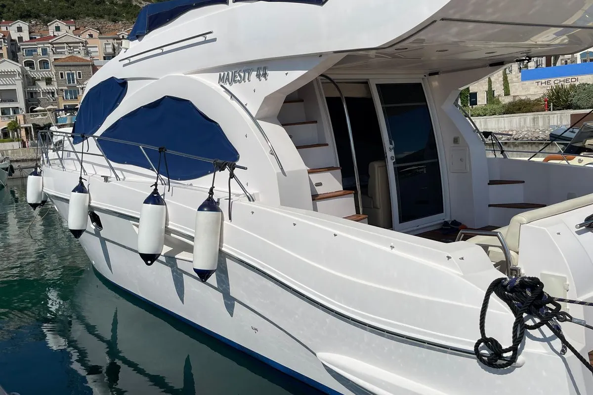 MY STARK, a Gulf Craft Majesty 44 motorboat at Athens, Greece