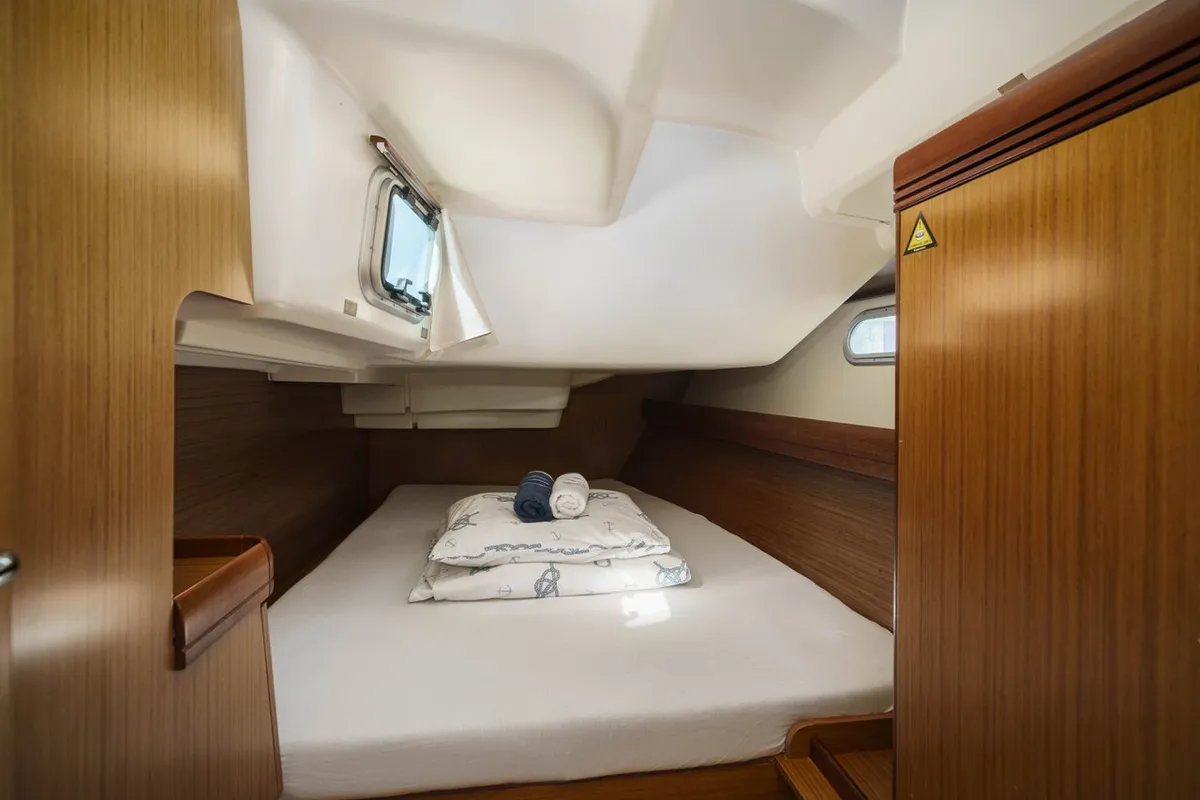Cabin on Ema, a Jeanneau Sun Odyssey 42i sailboat at Tribunj, Croatia