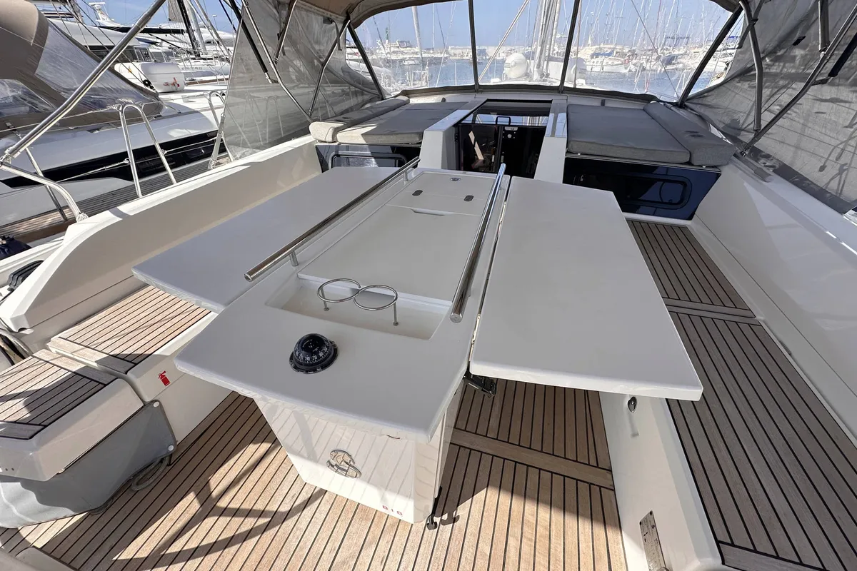 Flipper, a Beneteau Oceanis 51.1 sailboat at Palma de Mallorca, Spain