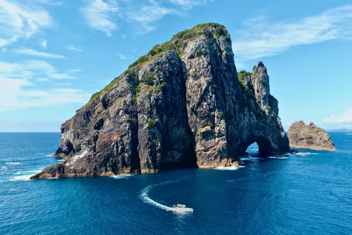 Tere Tere, a Axopar 28 motorboat at Bay of Islands, New Zealand