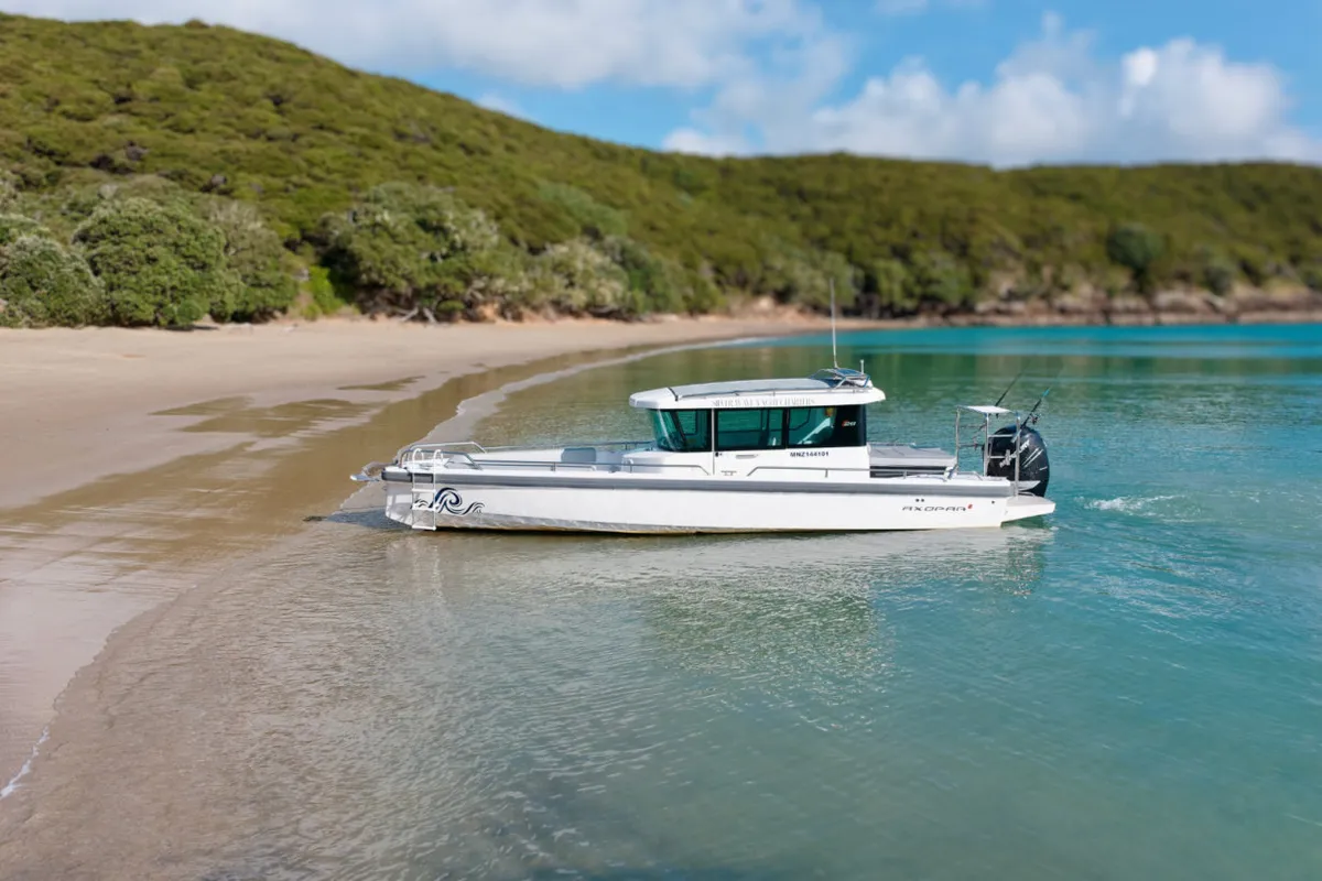 Tere Tere, a Axopar 28 motorboat at Bay of Islands, New Zealand