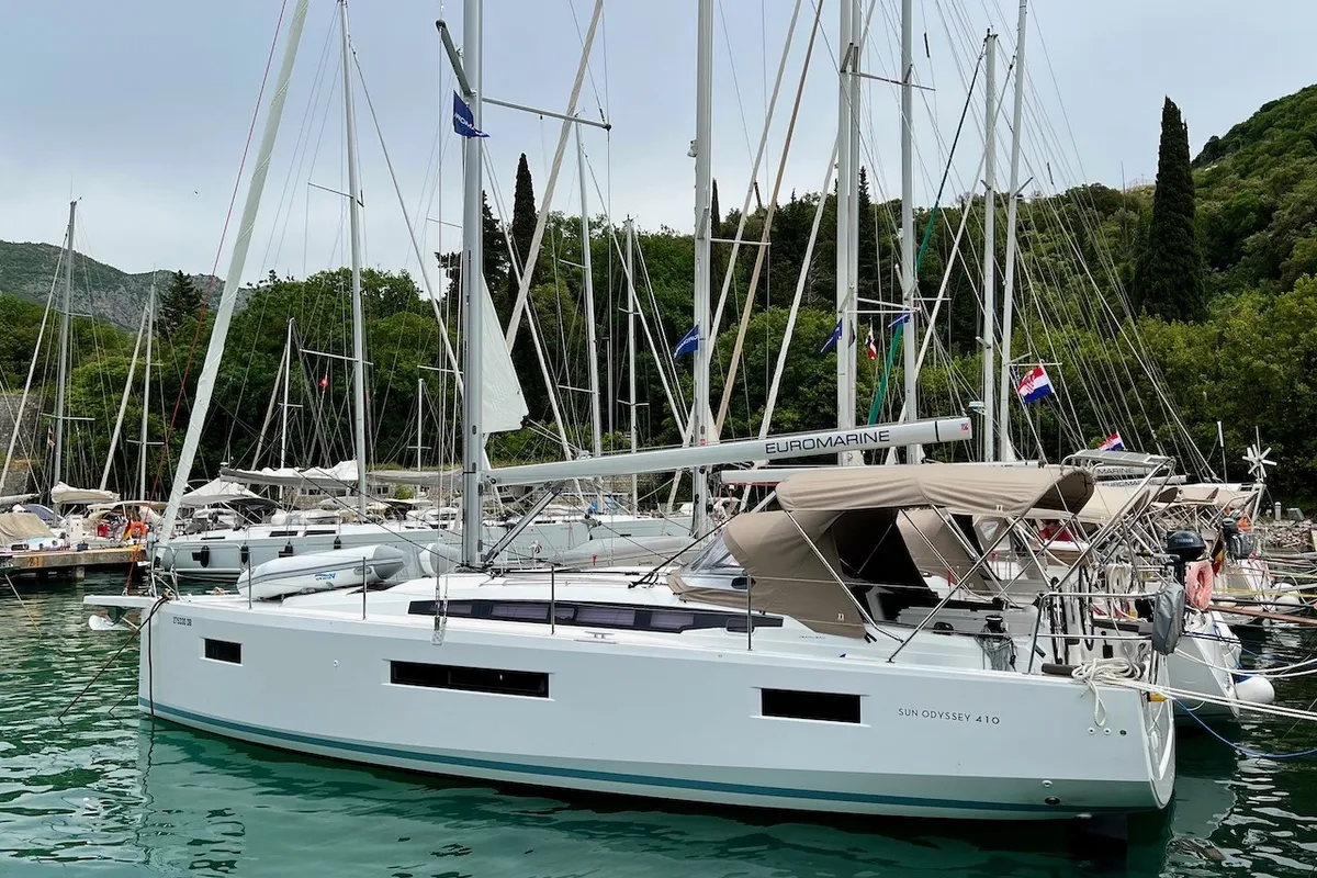 Cabin on Thalia, a Jeanneau Sun Odyssey 410 sailboat at Grad Pula, Croatia