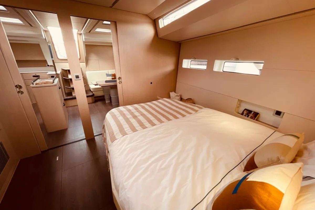 Cabin on Marina, a Jeanneau 55 sailboat at Salerno, Italy