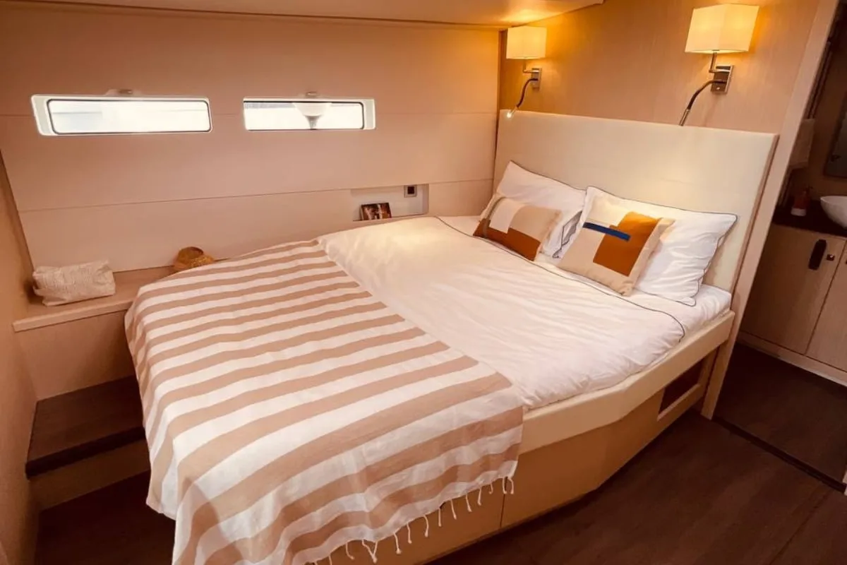 Cabin on Marina, a Jeanneau 55 sailboat at Salerno, Italy