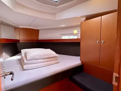 Cabin on Emerald, a Bavaria Cruiser 37 sailboat at Općina Pakoštane, Croatia