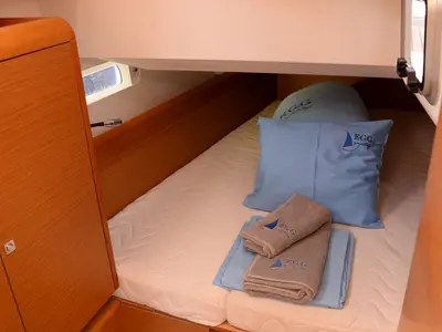 Cabin on Feeling Fine, a Jeanneau Sun Odyssey 419 sailboat at Marmaris, Turkey