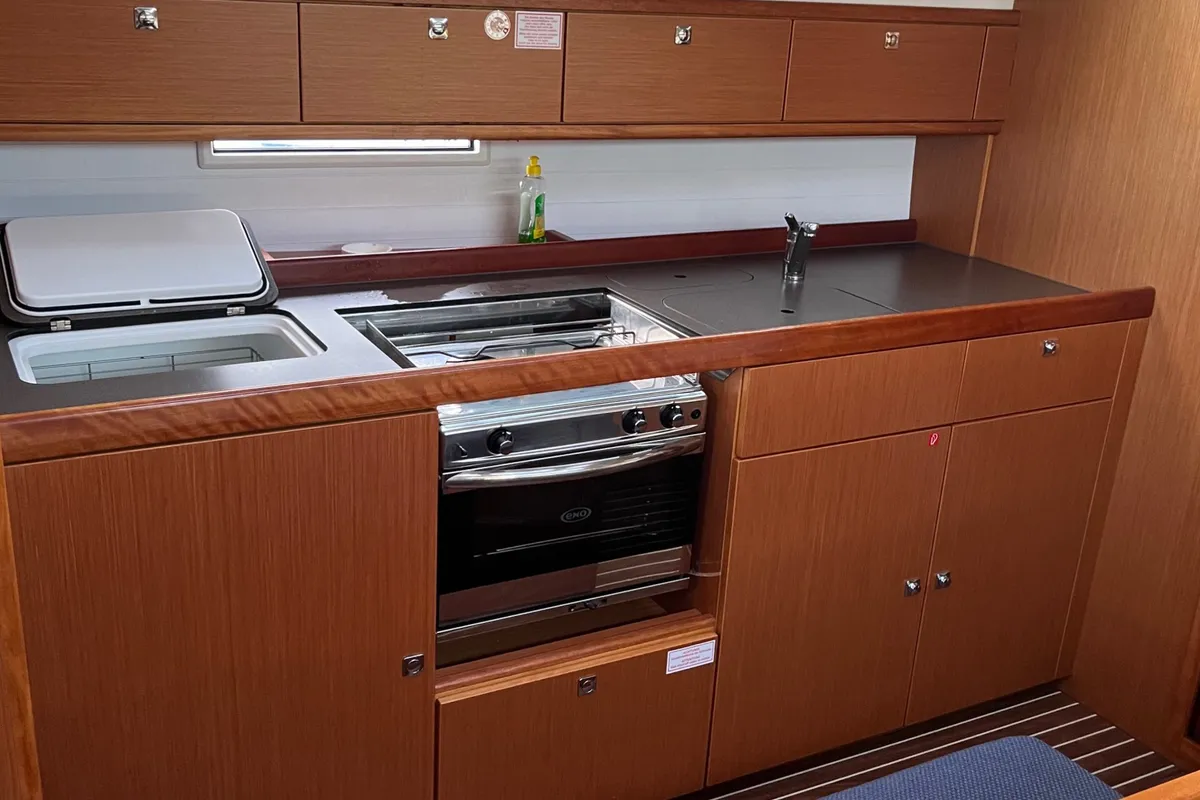 Galley of VILMA, a Bavaria Cruiser 41 sailboat at Općina Sukošan, Croatia