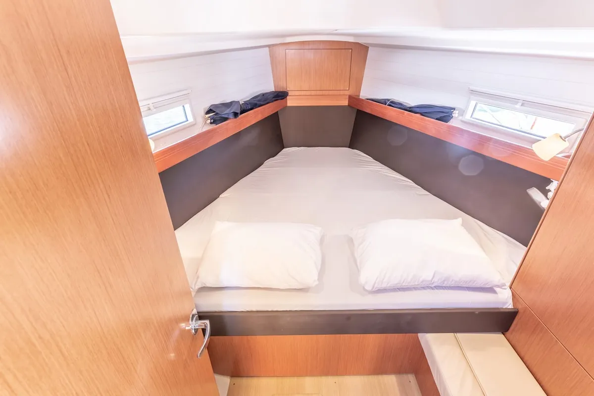 Cabin on New Beginnings, a Bavaria 37 sailboat at Road Town, British Virgin Islands