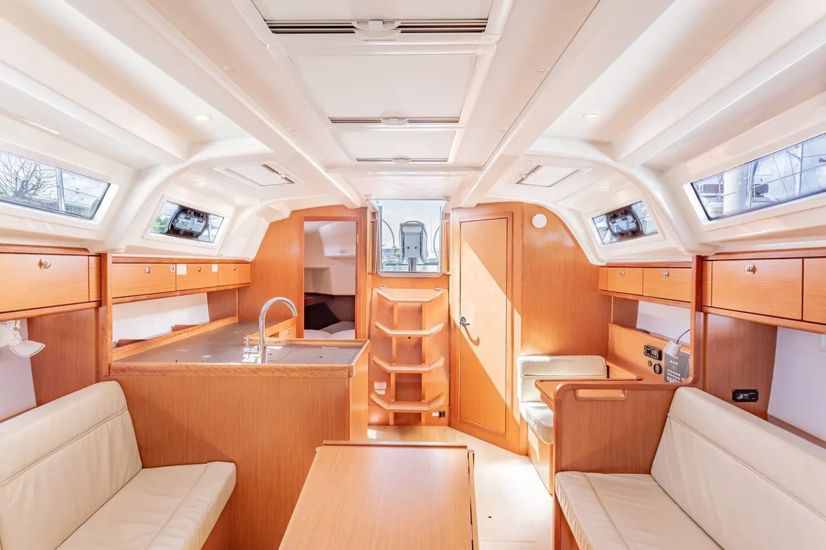 Salon of New Beginnings, a Bavaria 37 sailboat at Road Town, British Virgin Islands