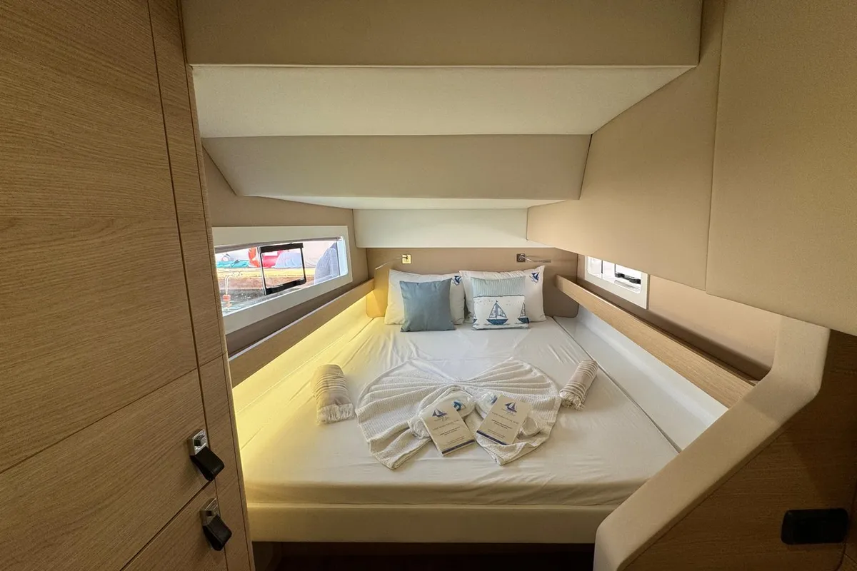 Cabin on Pronto Sail, a Aventura 37 catamaran at Fethiye, Turkey