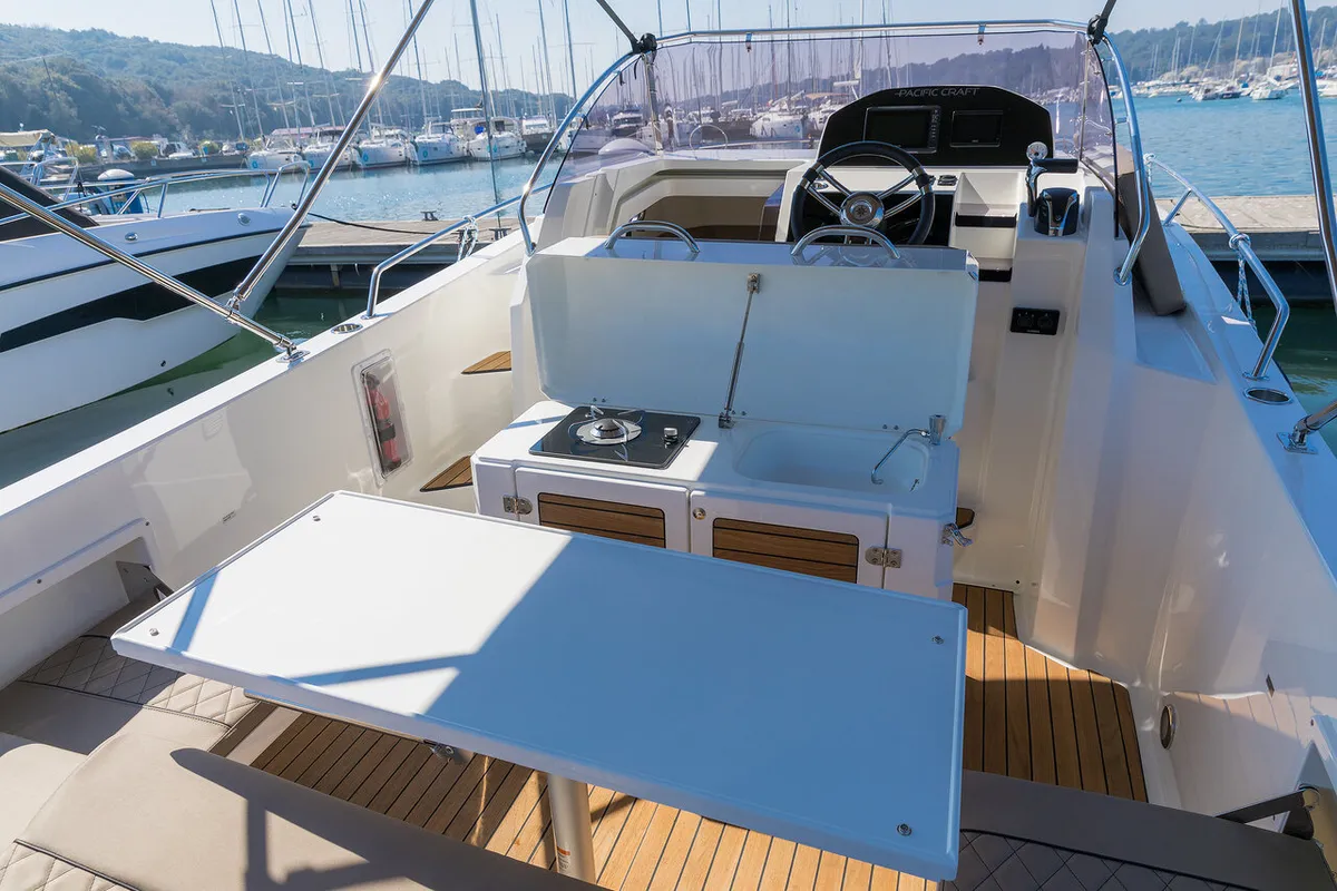 No Name, a Pacific Craft 750 Sun Cruiser motorboat at Grad Pula, Croatia