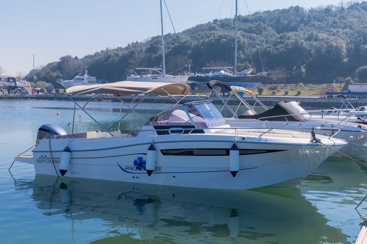 No Name, a Pacific Craft 750 Sun Cruiser motorboat at Grad Pula, Croatia