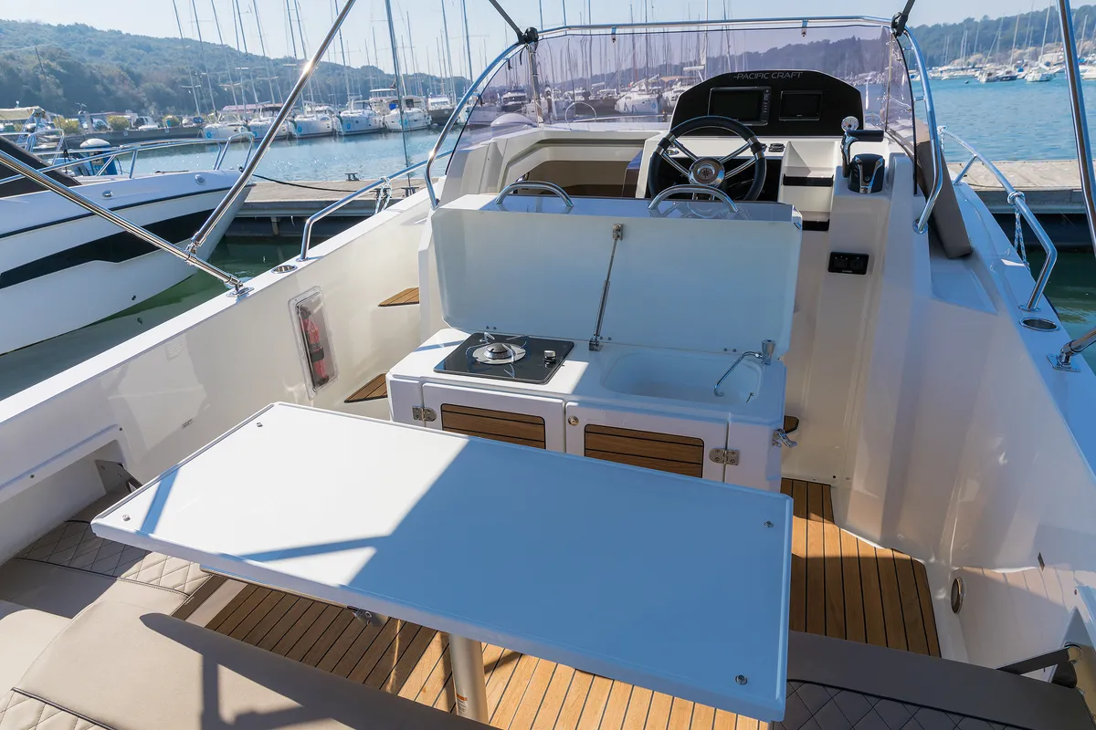 No Name, a Pacific Craft 750 Sun Cruiser motorboat at Grad Pula, Croatia