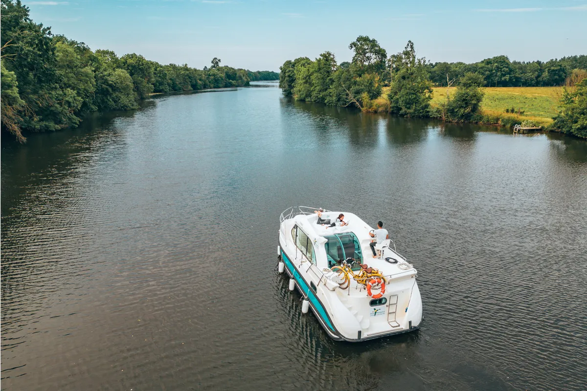 Exterior view of Allegro 1, a Nicols Confort 900 DP motorboat at Sablé-sur-Sarthe, France