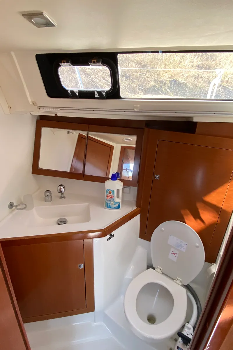 Salon of Kaali, a Beneteau Oceanis 45 sailboat at La Spezia, Italy