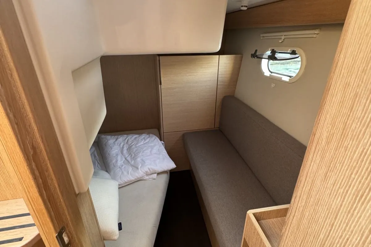 Cabin on Lui, a Bavaria S30 motorboat at Grad Pula, Croatia