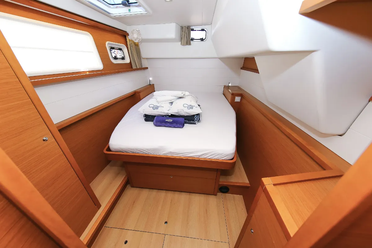 Cabin on Fenadi, a Lagoon 450 F catamaran at Grad Trogir, Croatia