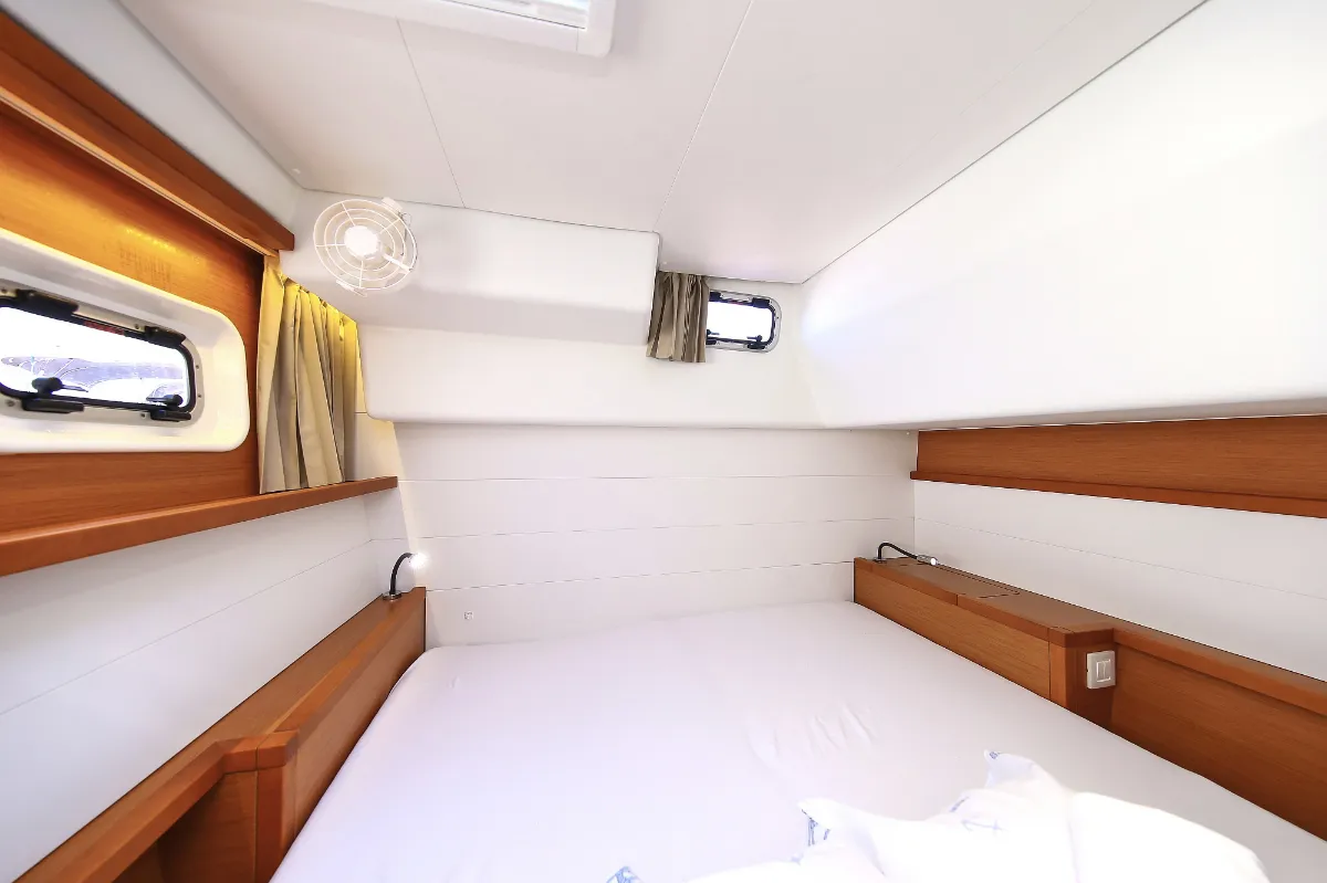 Cabin on Fenadi, a Lagoon 450 F catamaran at Grad Trogir, Croatia