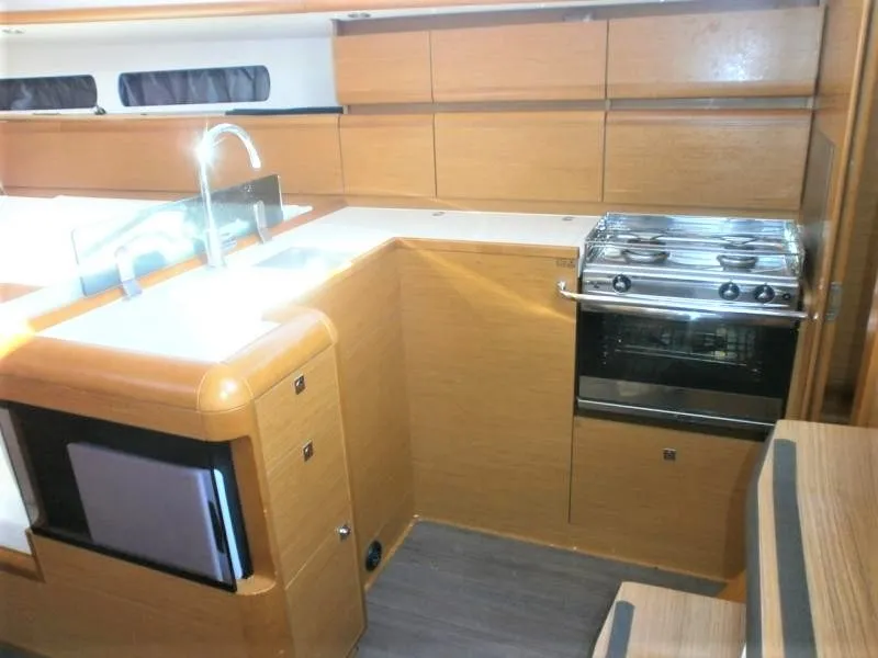 Galley of Johanna, a Jeanneau Sun Odyssey 439 sailboat at Toulon, France