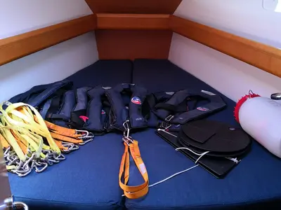 Cabin on Johanna, a Jeanneau Sun Odyssey 439 sailboat at Toulon, France