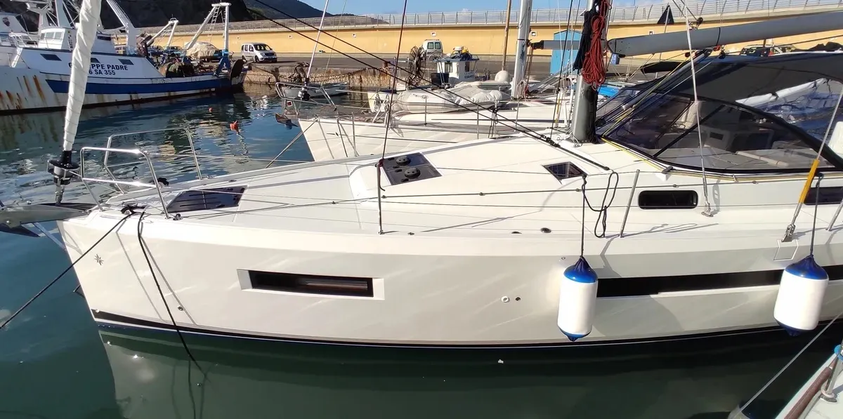 Exterior view of Granmasti, a Jeanneau Sun Loft 47 sailboat at Agropoli, Italy