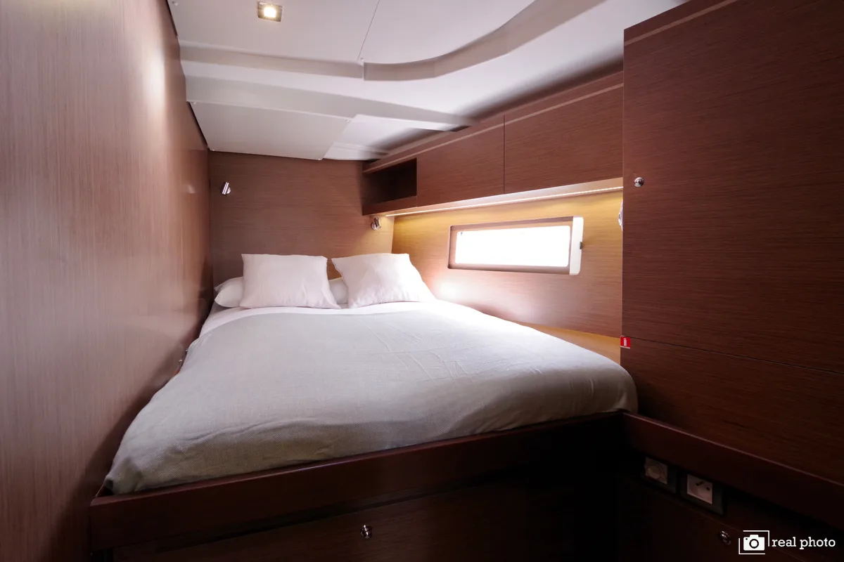 Cabin on Lara, a Beneteau Oceanis 51.1 sailboat at Puntone di Scarlino, Italy