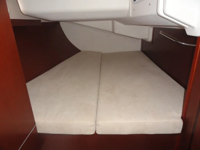 Cabin on Riana, a Hanse 385 sailboat at Pula, Croatia