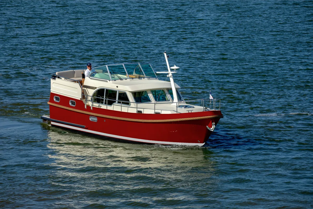 Exterior view of Jules, a Linssen Grand Sturdy 35.0 AC motor yacht at Kinrooi, Belgium