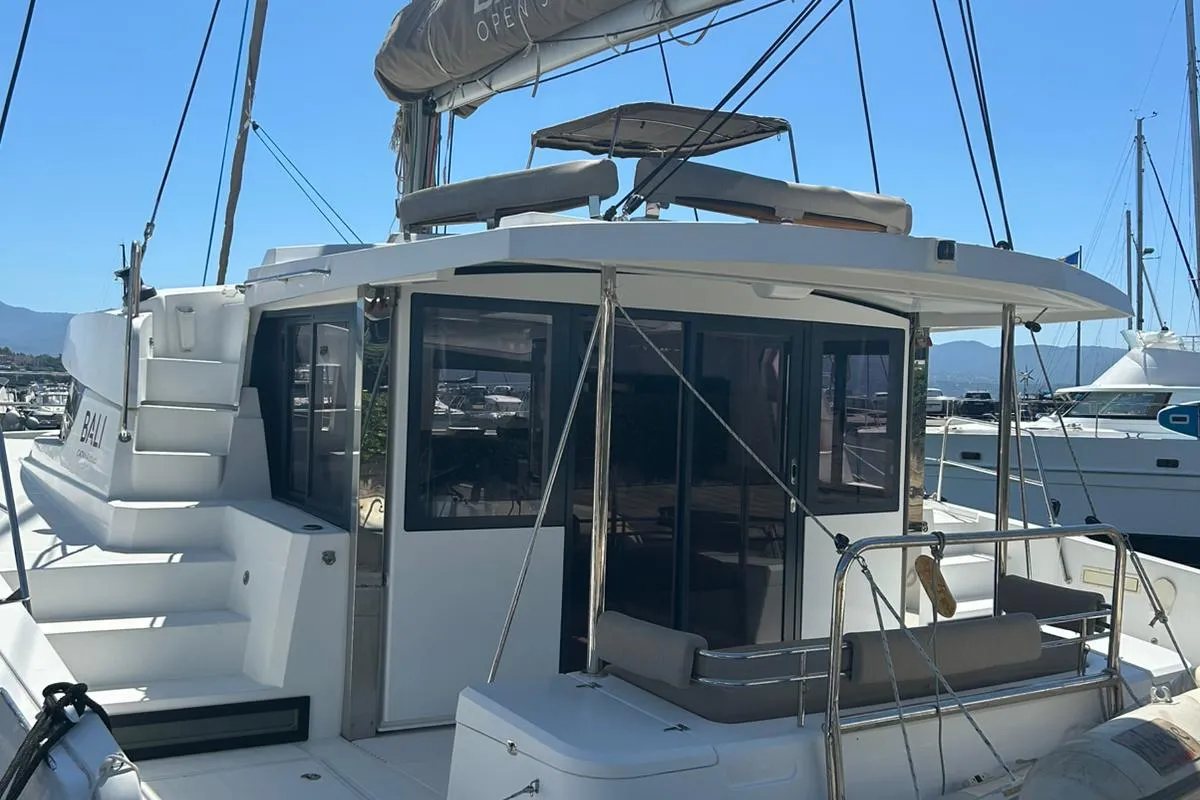 Exterior view of Dytick, a Bali 4.2 OW catamaran at Hyères, France