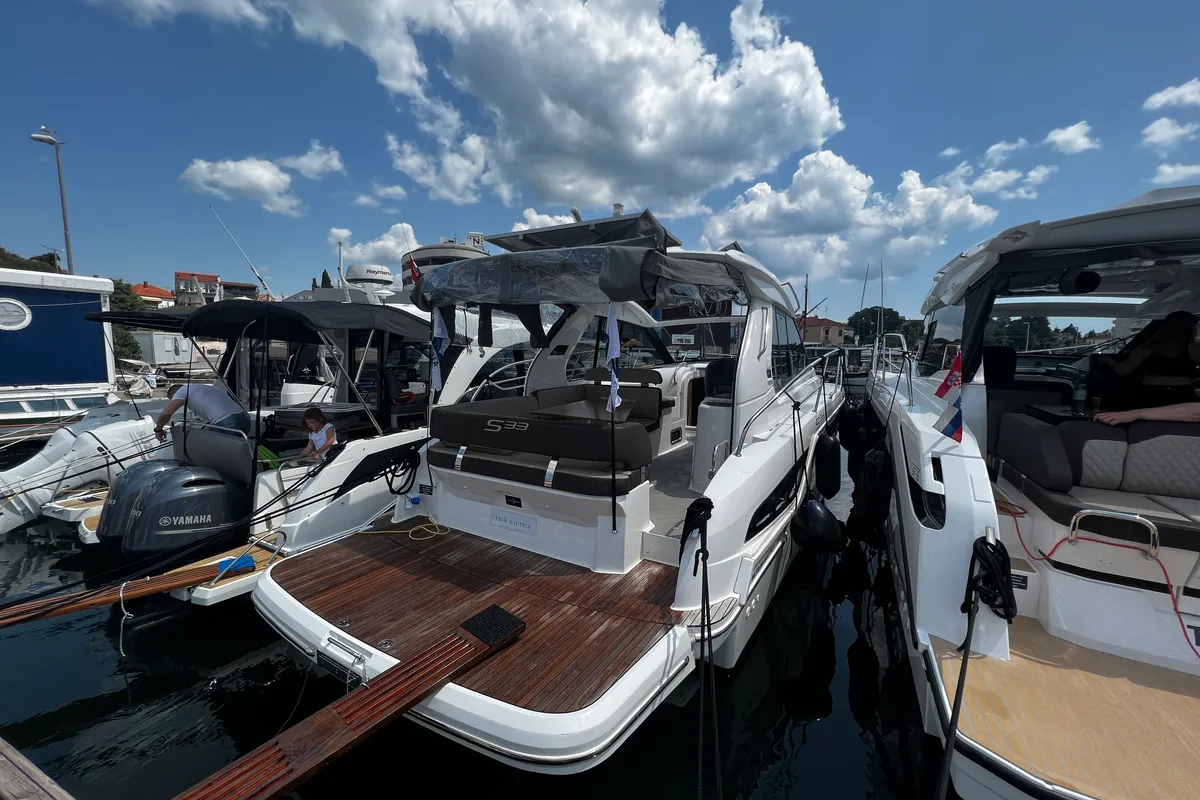 Deck of Palermo, a Bavaria 33 Sport HT motorboat at Grad Pula, Croatia