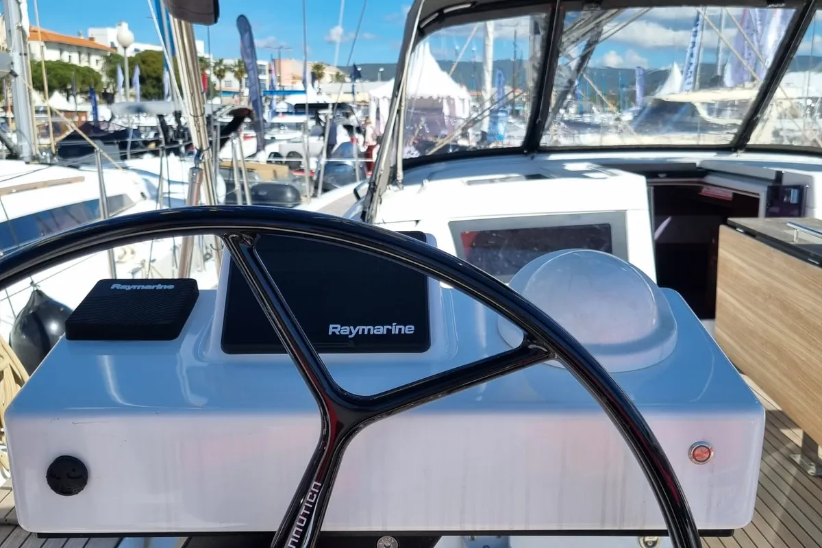 Le Vagabond 2, a Dufour 470 sailboat at Marseille, France