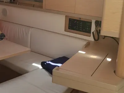 Salon of Senza Pensieri III, a Beneteau Oceanis 45 sailboat at Tonnarella, Italy