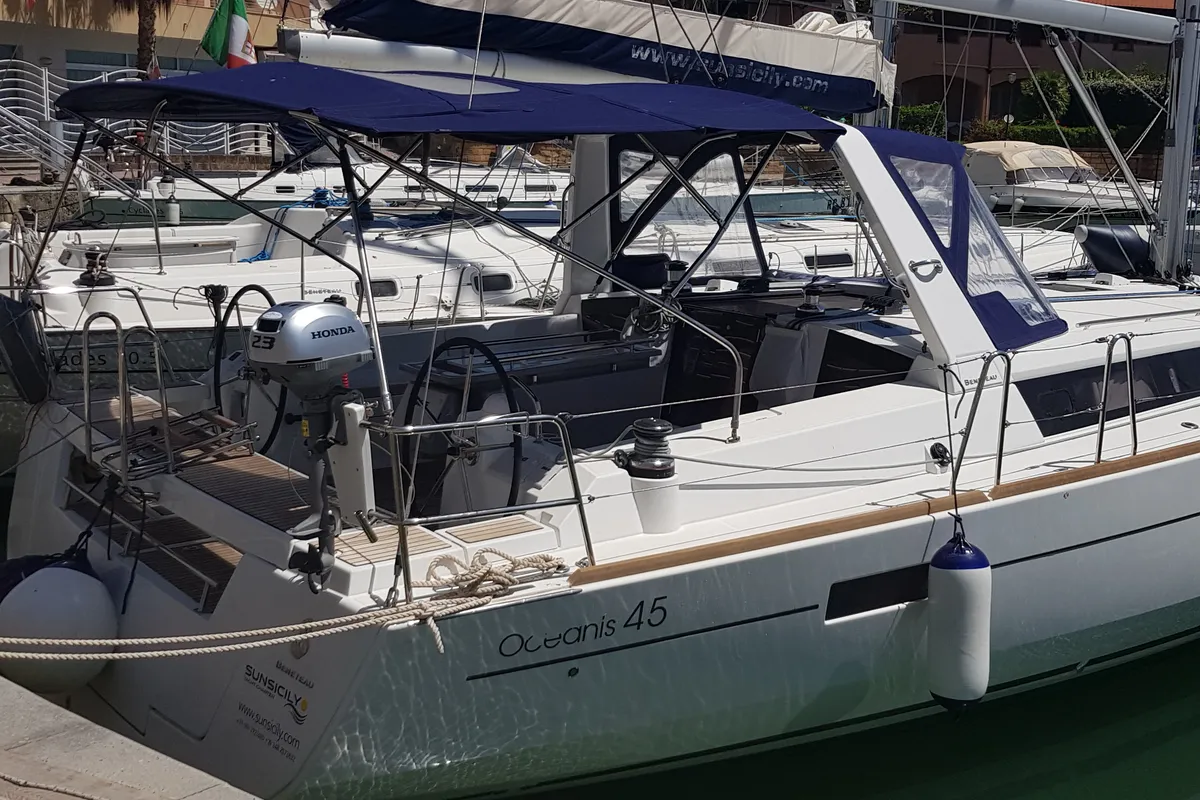 Exterior view of Senza Pensieri III, a Beneteau Oceanis 45 sailboat at Tonnarella, Italy