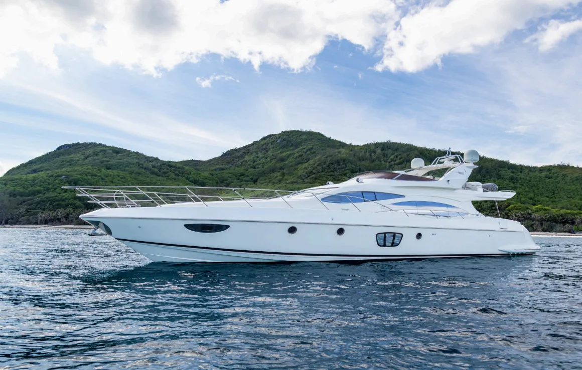 Alise, a Azimut 68 EVO motor yacht at Roche Caiman, Seychelles