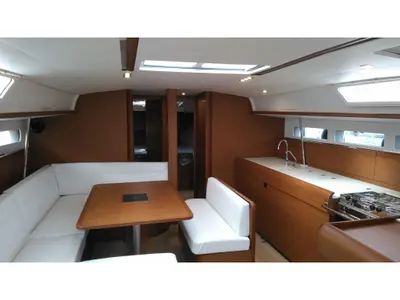 Salon of Amfithoe, a Jeanneau Sun Odyssey 519 sailboat at Volos, Greece