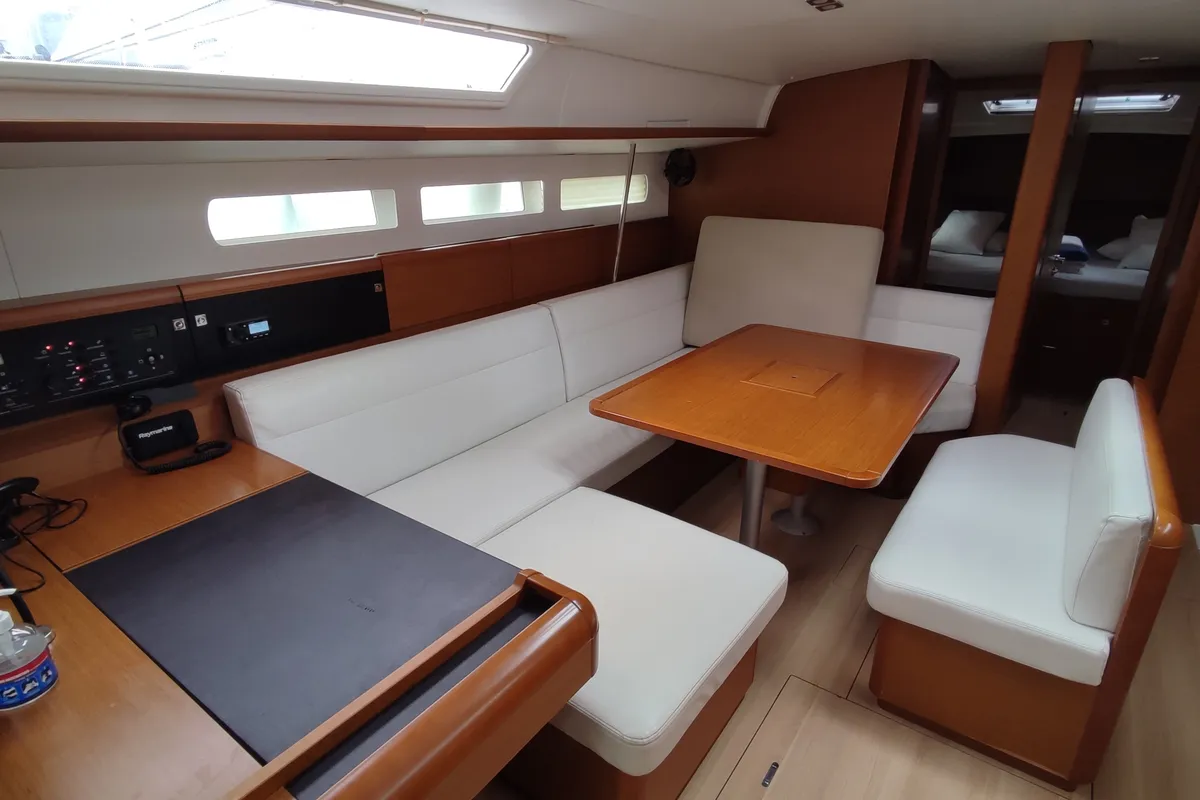 Salon of Amfithoe, a Jeanneau Sun Odyssey 519 sailboat at Volos, Greece