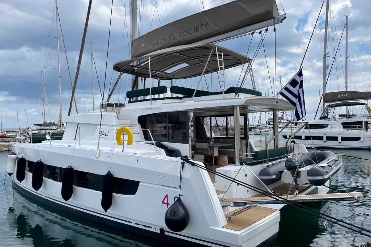Exterior view of Romar III, a Bali 4.8 catamaran at Athens, Greece