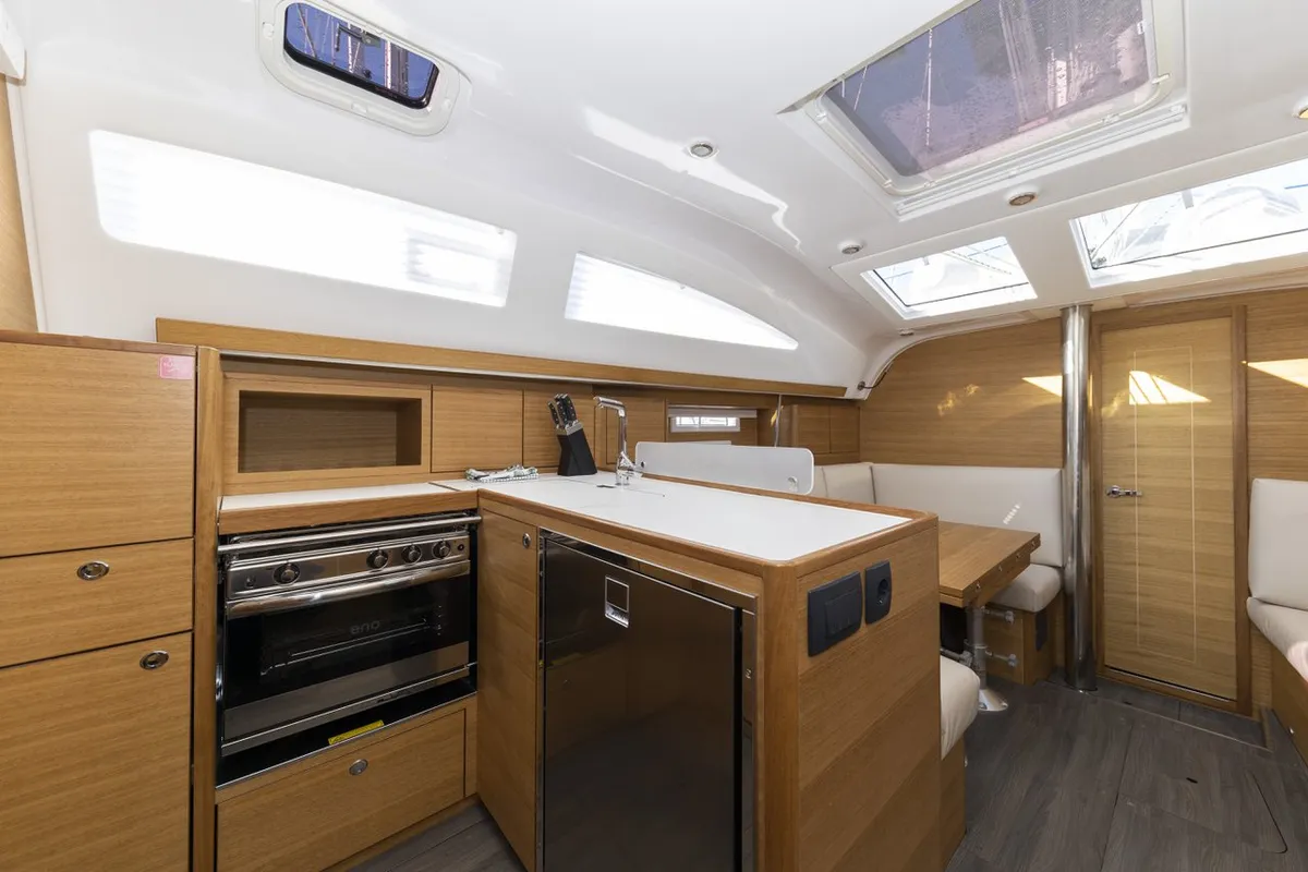 Cabin on Lady Blue, a Elan Impression 40.1 sailboat at Zadar, Croatia