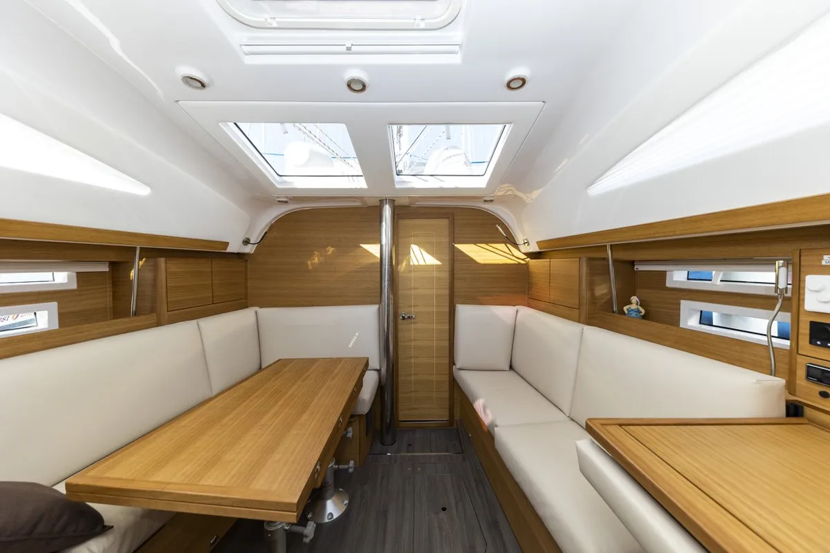 Cabin on Lady Blue, a Elan Impression 40.1 sailboat at Zadar, Croatia