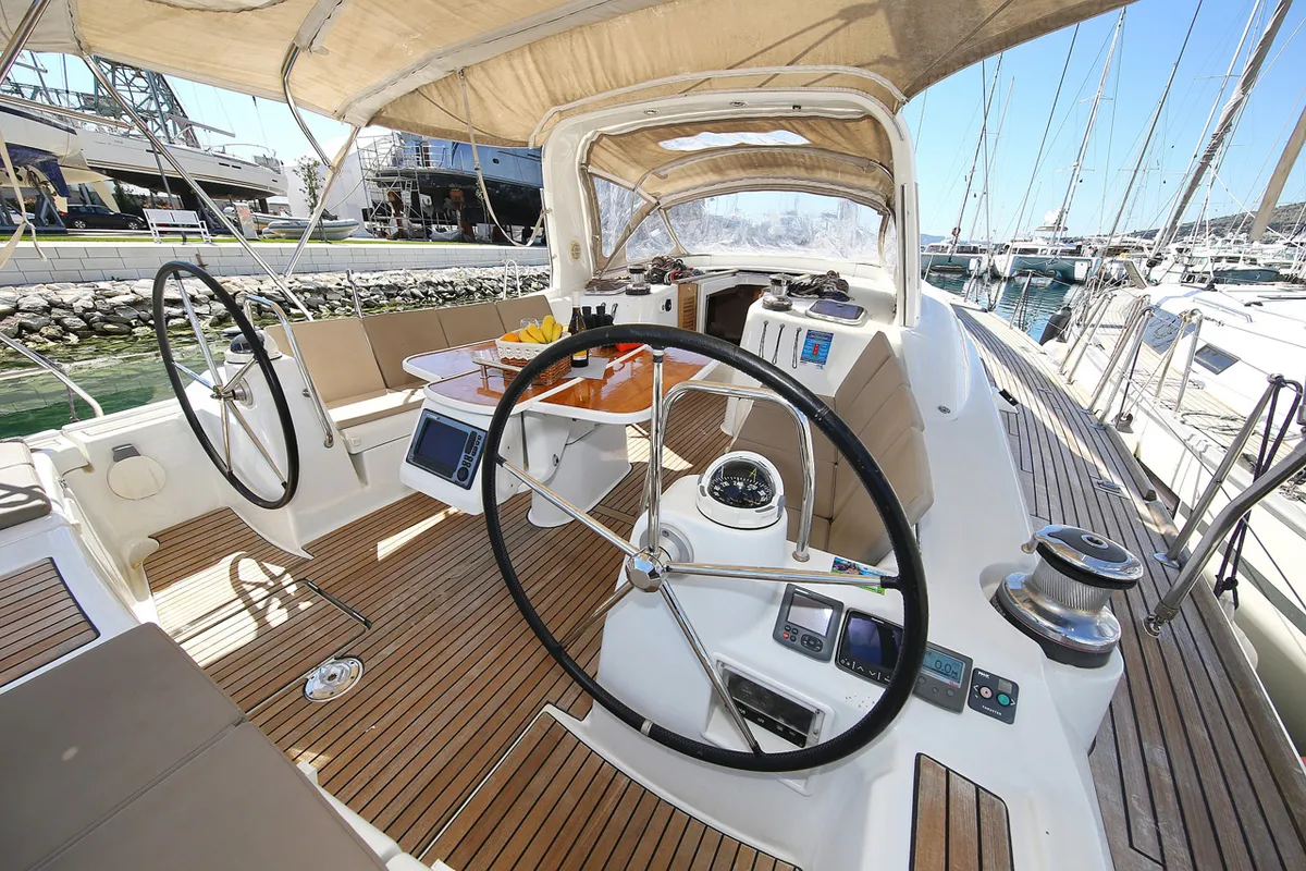 Cockpit of Copa Brasil, a Beneteau Oceanis 50 Family sailboat at Grad Pula, Croatia