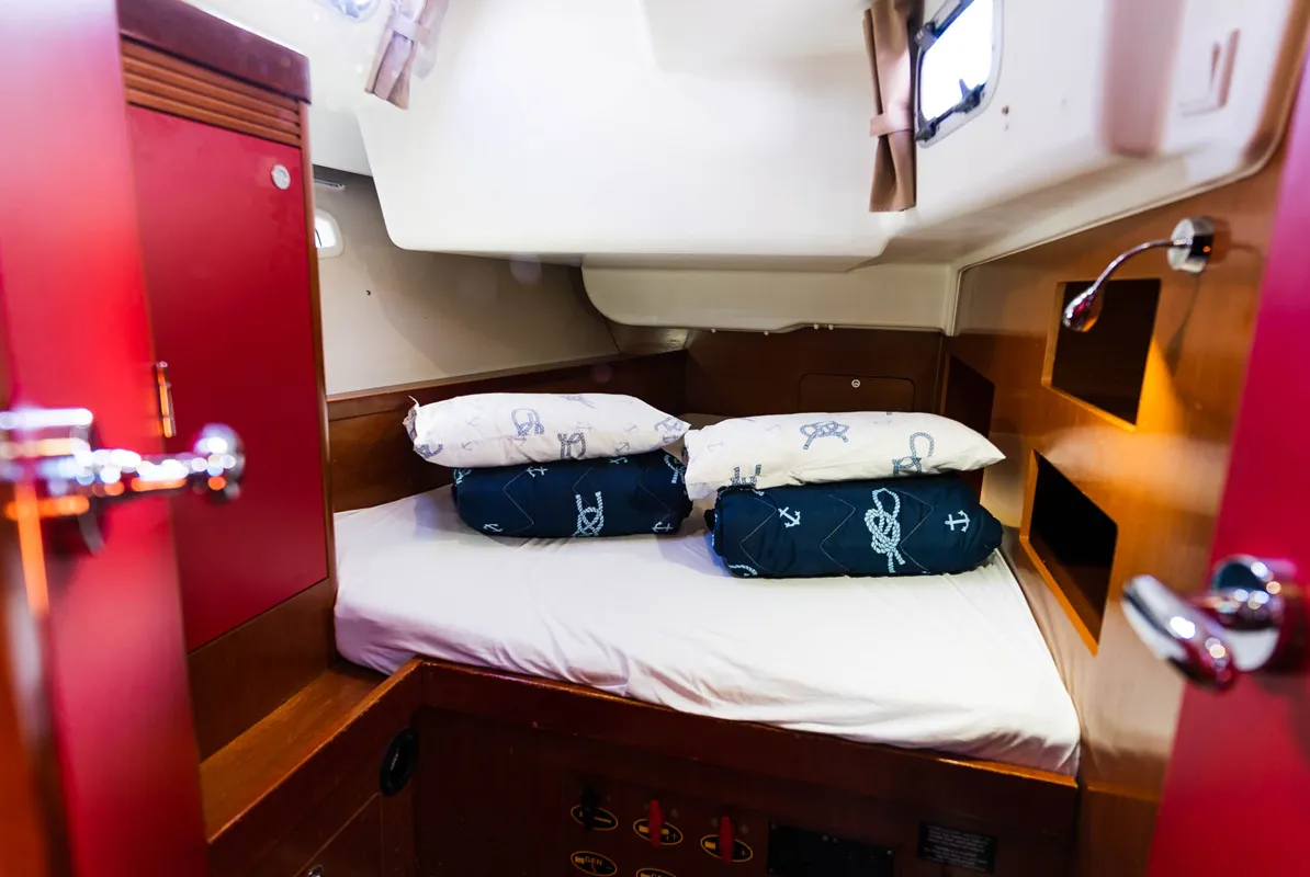 Cabin on Copa Brasil, a Beneteau Oceanis 50 Family sailboat at Grad Pula, Croatia